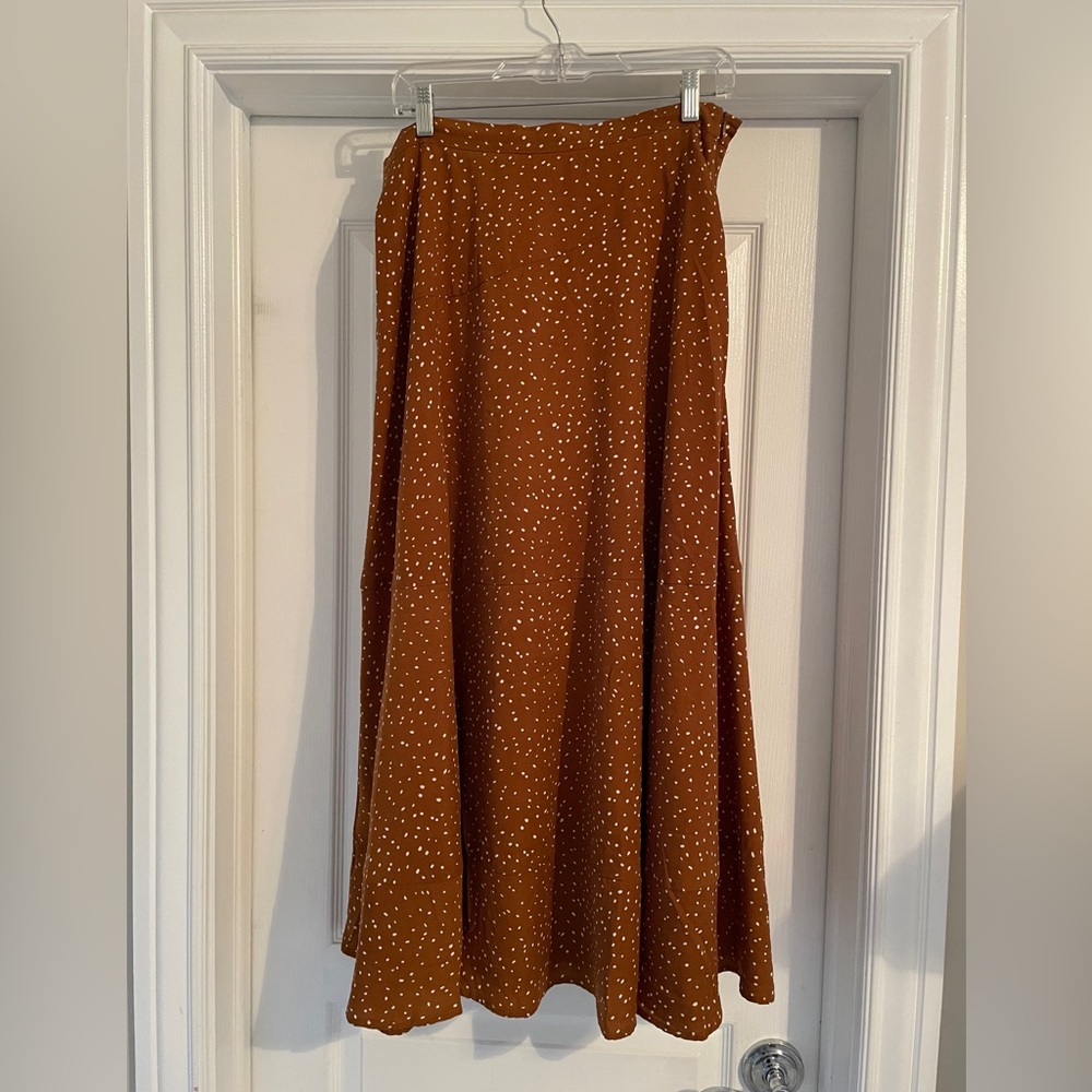 Rust, polka dotted midi skirt
